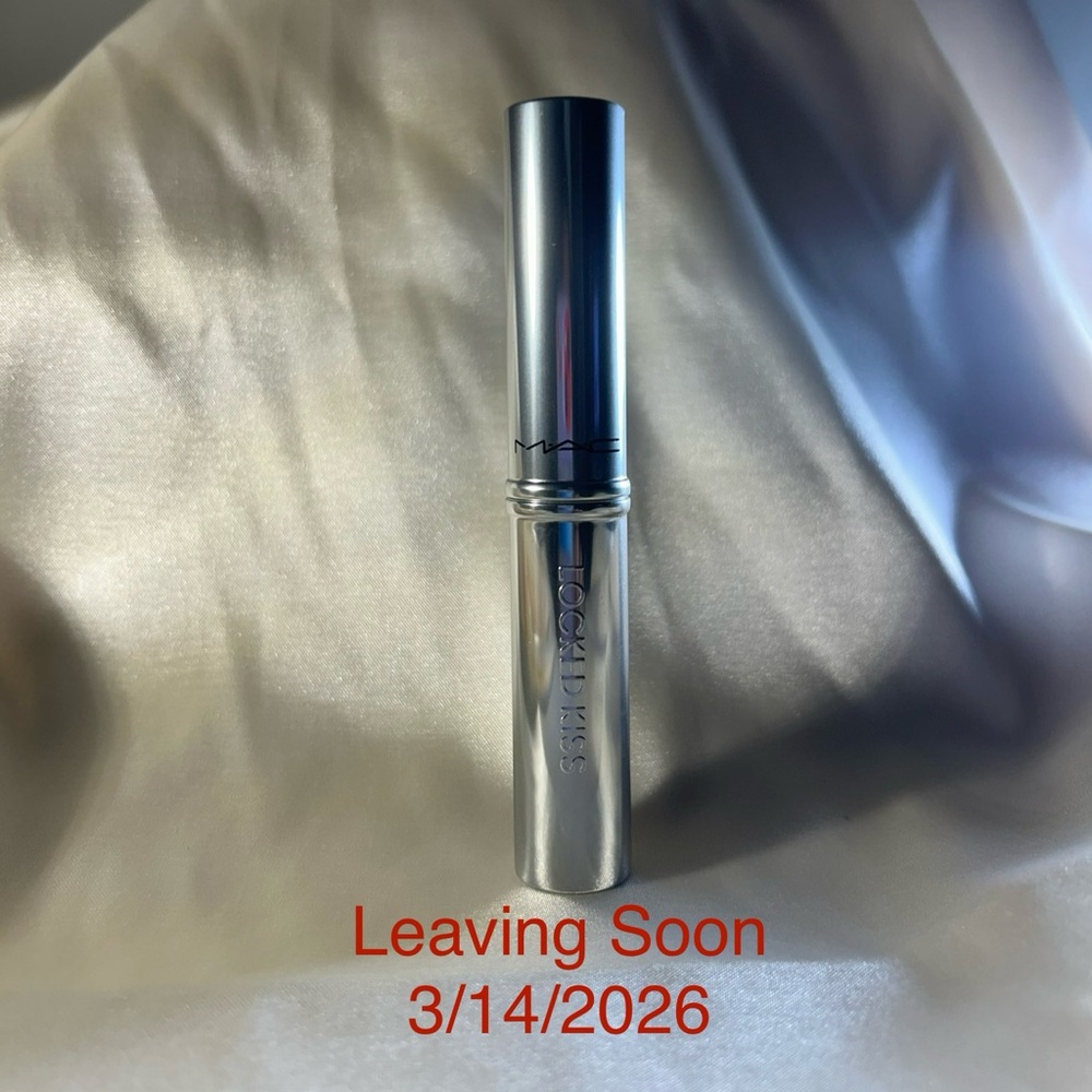 MAC Locked kiss 24HR Lipstick- Extra chili- orange red BRAND NEW IN BOX (NWT)